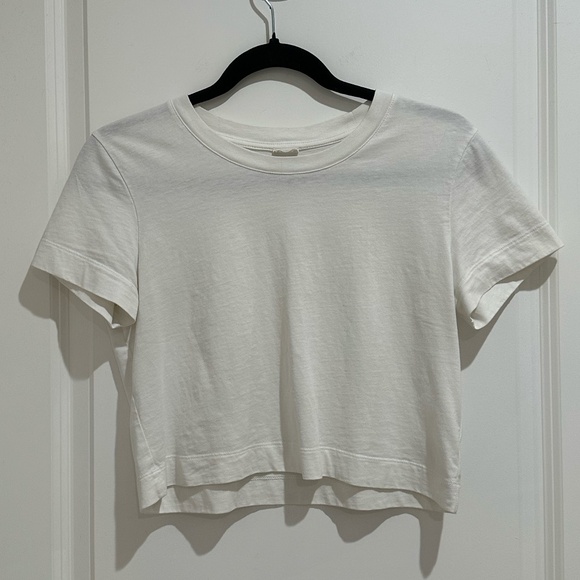 Aritzia Tops - Artizia/Wilfred Free Cropped Tee